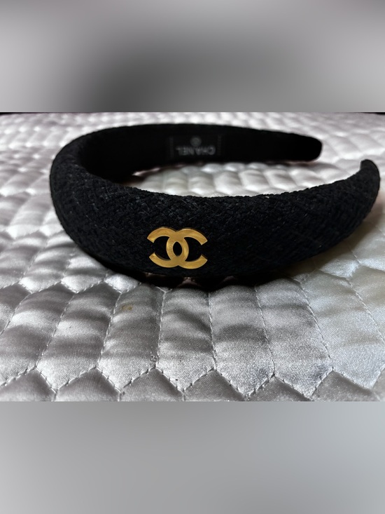Accessories - ChaneI. Black Tweed Headband with Gold-Tone Logo Embellished CC Accent